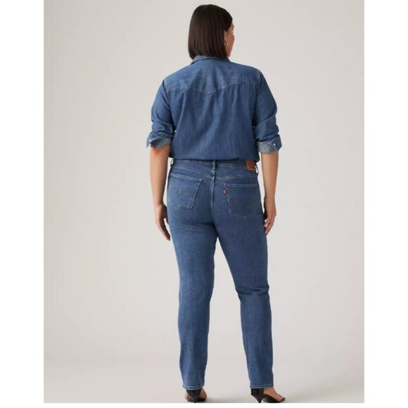 Levi's | Classic Straight Fit Jeans In Medium Wash - Picture 4 of 16